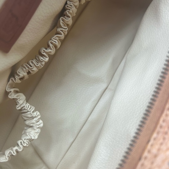 🔥MCM authentic like new travel/ toiletry bag visetos cognac.. super clean🔥 - Picture 4 of 13